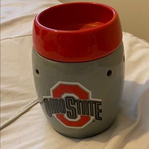 Scentsy OSU wax warmer plug in